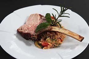 Kalbskrone-Braten mit Mediterraner Risotto