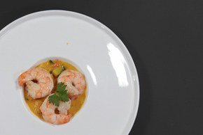 Blacktiger Crevetten auf Curry