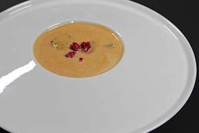 Exotische Kürbis-Süsserdapfel Suppe