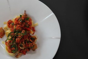 Tagliatelle mit Tomaten-Fenchel-Sauce