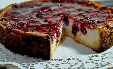 Kirsch-Käsekuchen mit Kokonussmilch