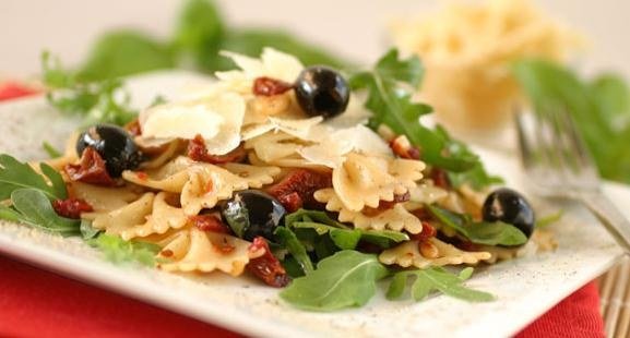 Mediterraner Pasta-Salat