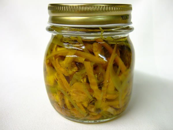 Eingelegte frische Pfifferlinge