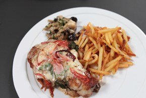 Überbackene Kalbskotelettes mit Pfannenfrites