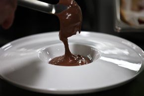 Staldencreme mit Merengues und Blätterteigkissen