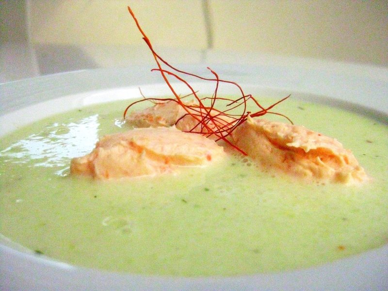 Kalte Gurkensuppe mit Zitronengras und Ingwer