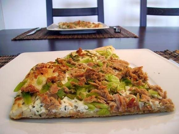 Flammkuchen mit Thunfisch