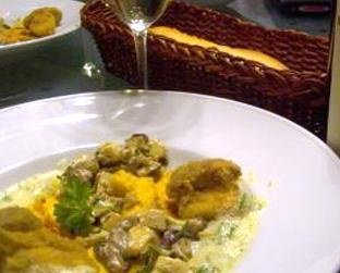 Freiberger Steinpilzragout mit Oliven-Kräuter-Zabaione