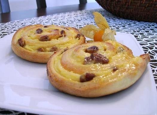 Pudding-Rosinen-Schnecken
