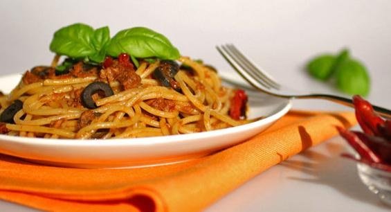 Spaghetti mit Thunfischsoße