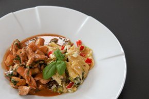 Pouletgeschnetzeltes mit weissen Spargeln